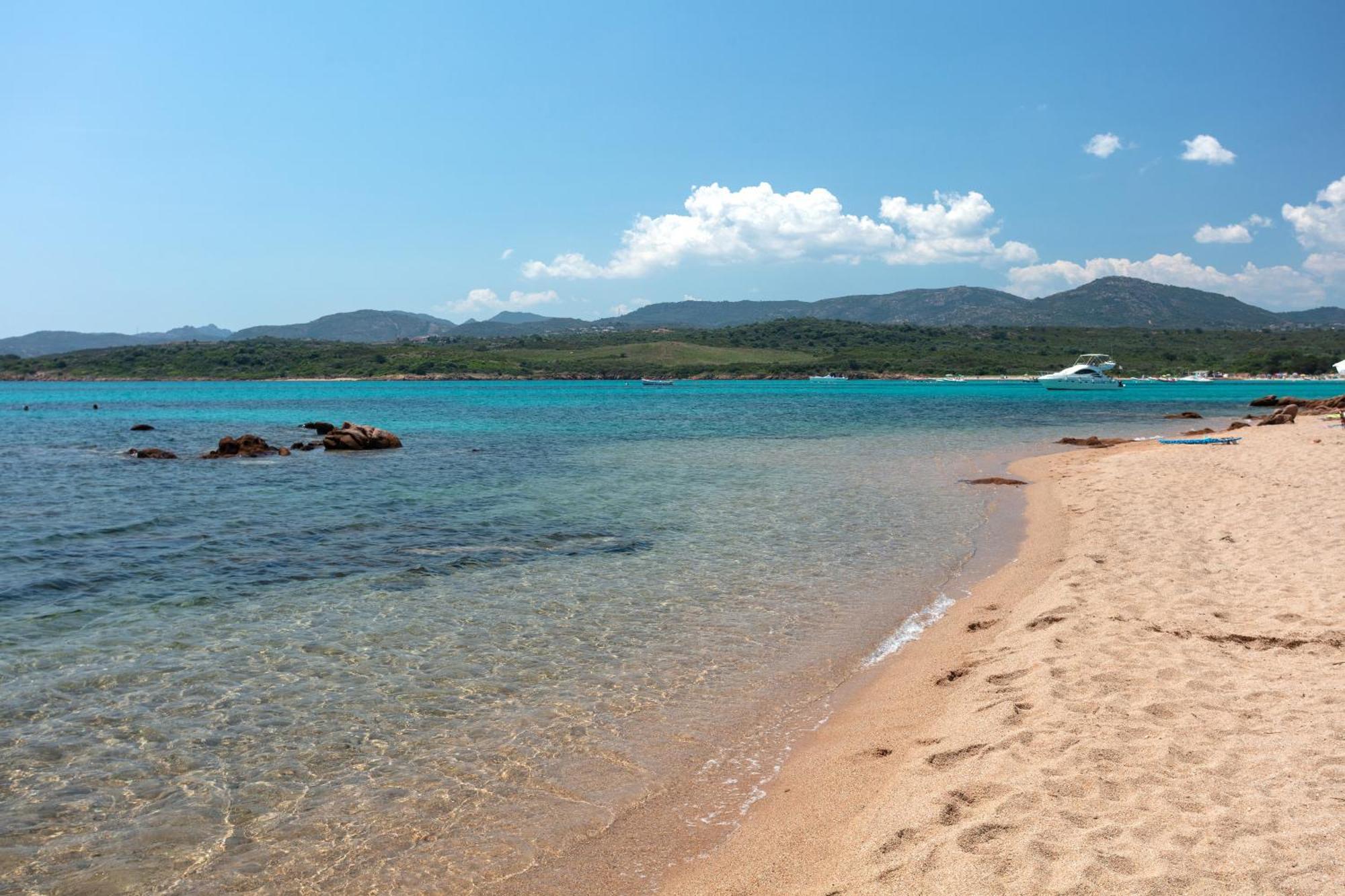 Baia Dorata Beach Apartment Porto Istana Εξωτερικό φωτογραφία