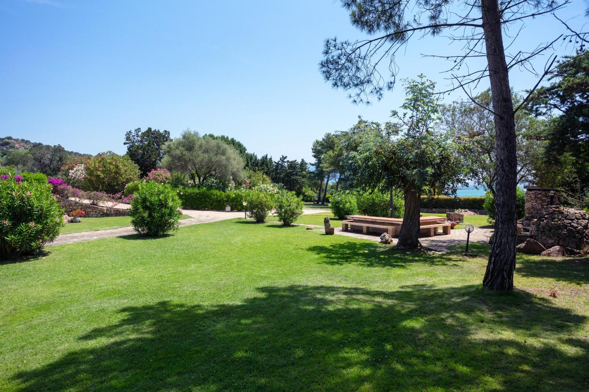 Baia Dorata Beach Apartment Porto Istana Εξωτερικό φωτογραφία