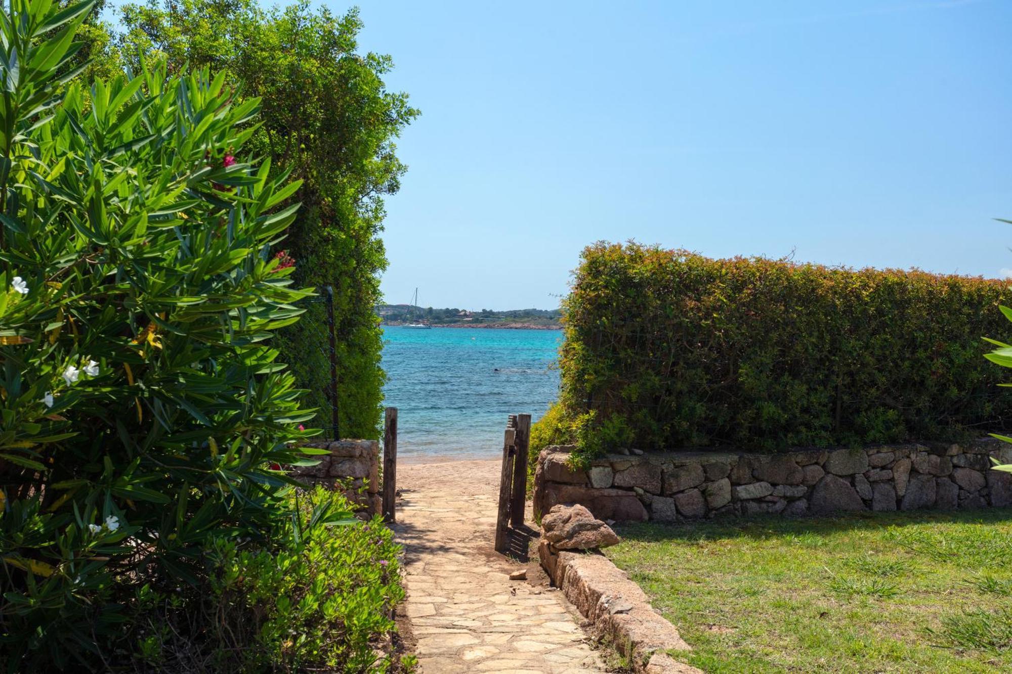Baia Dorata Beach Apartment Porto Istana Εξωτερικό φωτογραφία