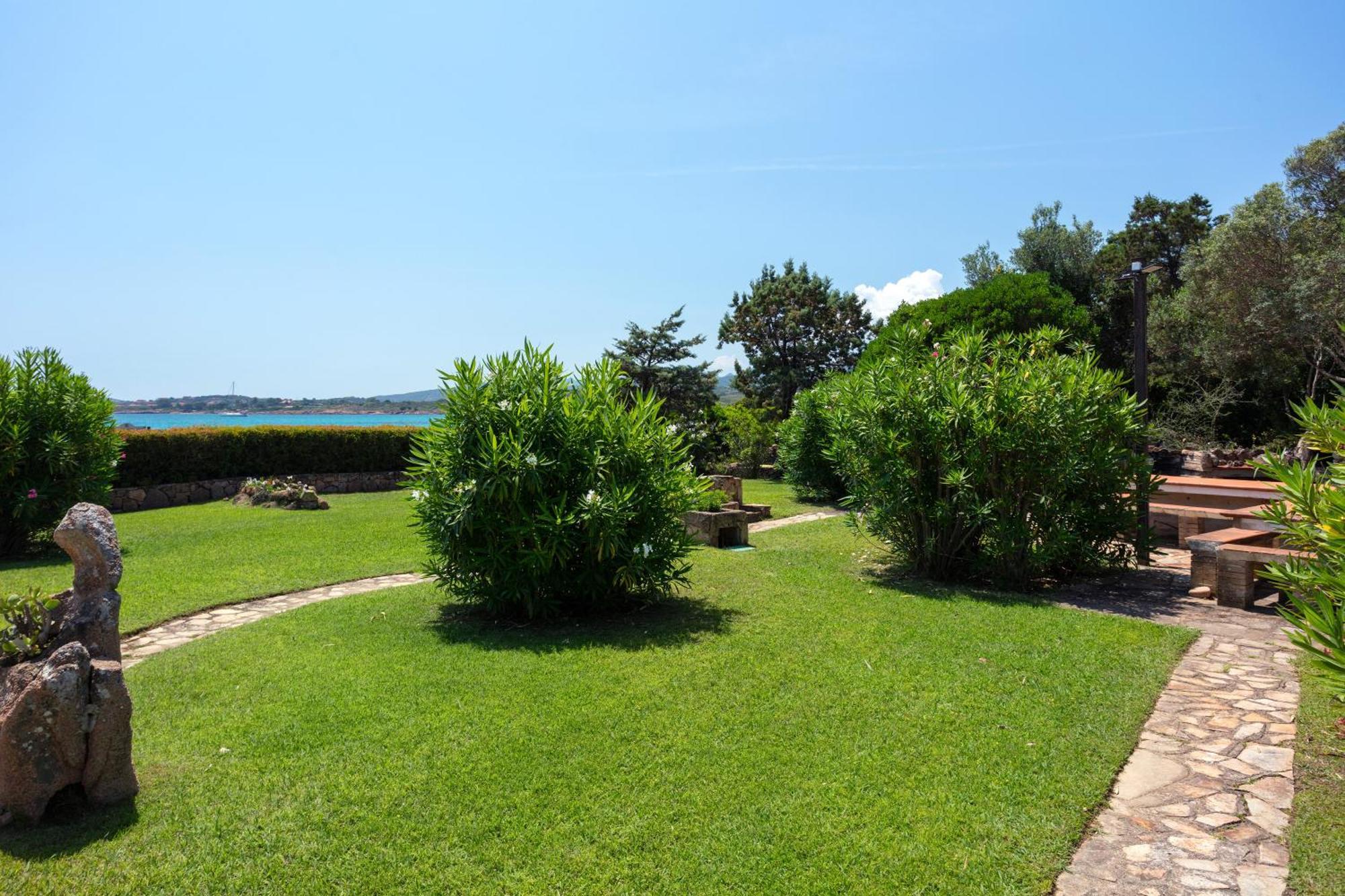 Baia Dorata Beach Apartment Porto Istana Εξωτερικό φωτογραφία